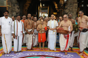 Chief Pontiff of Andavan Ashramam offered prayers to Lord Venkateshwara